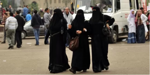 women-wearing-proscribed-sharia-clothing